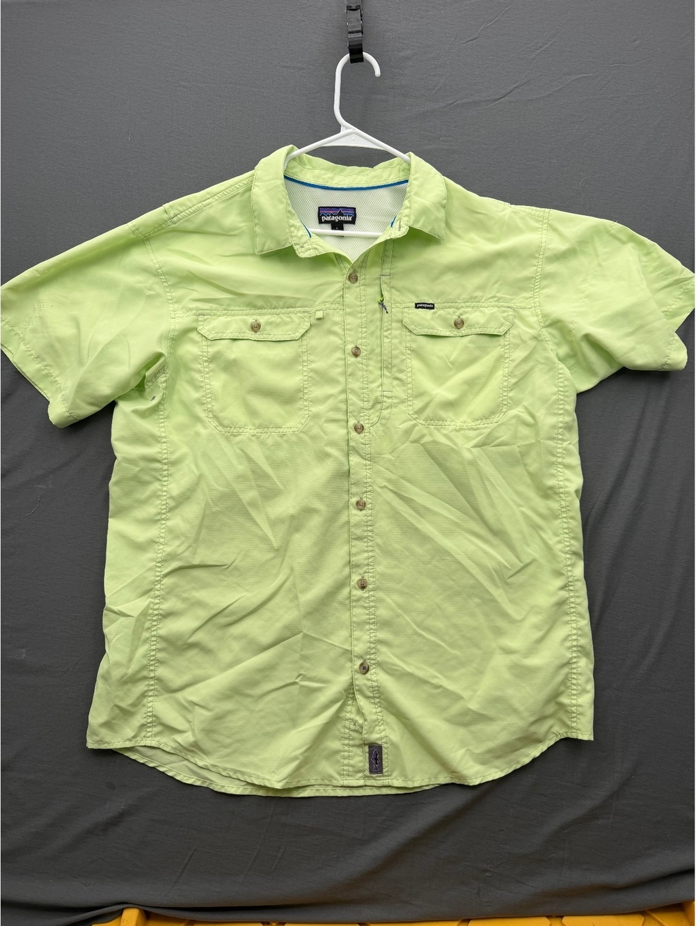 Patagonia Worn Wear Light Green Short Sleeve Button-Up Shirt Size M